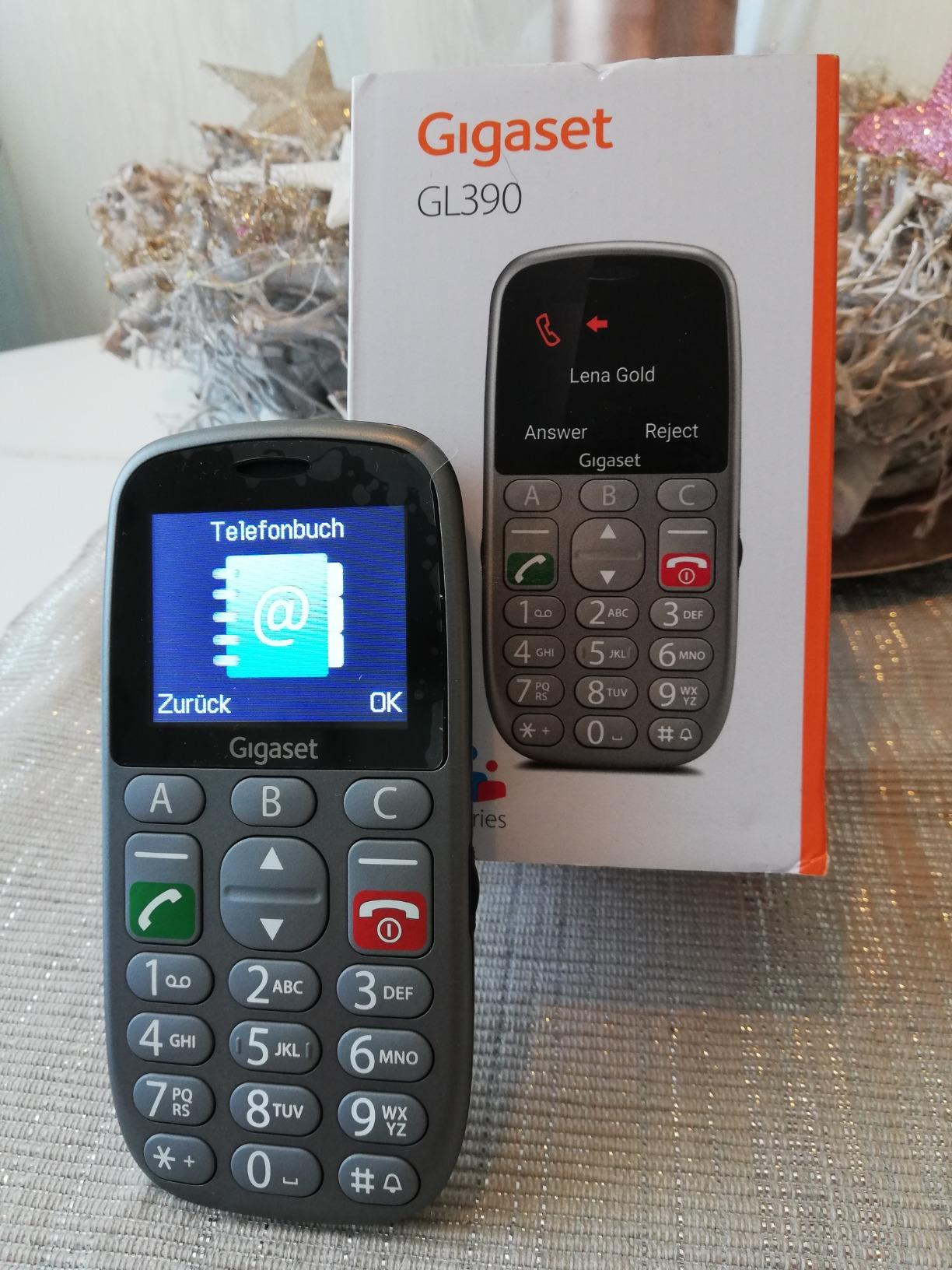 Opa telefoniert wieder gern
